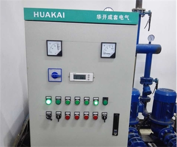 安裝，調試中的換熱機組電器柜